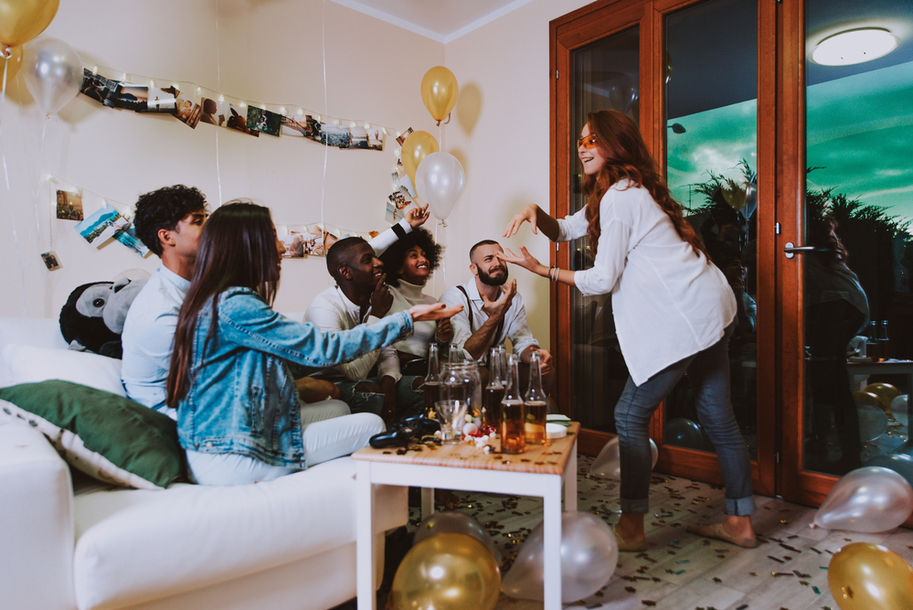 7 Fun Gift Exchange Games For Large Groups To Play